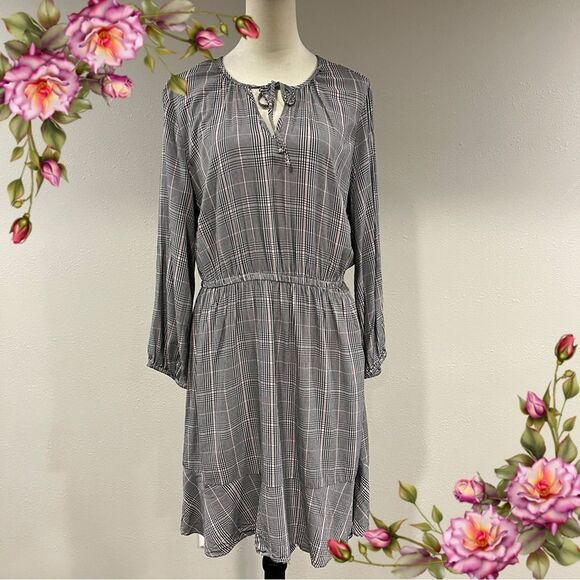 Old Navy Plaid long sleeve knee length Dress - Picture 1 of 12